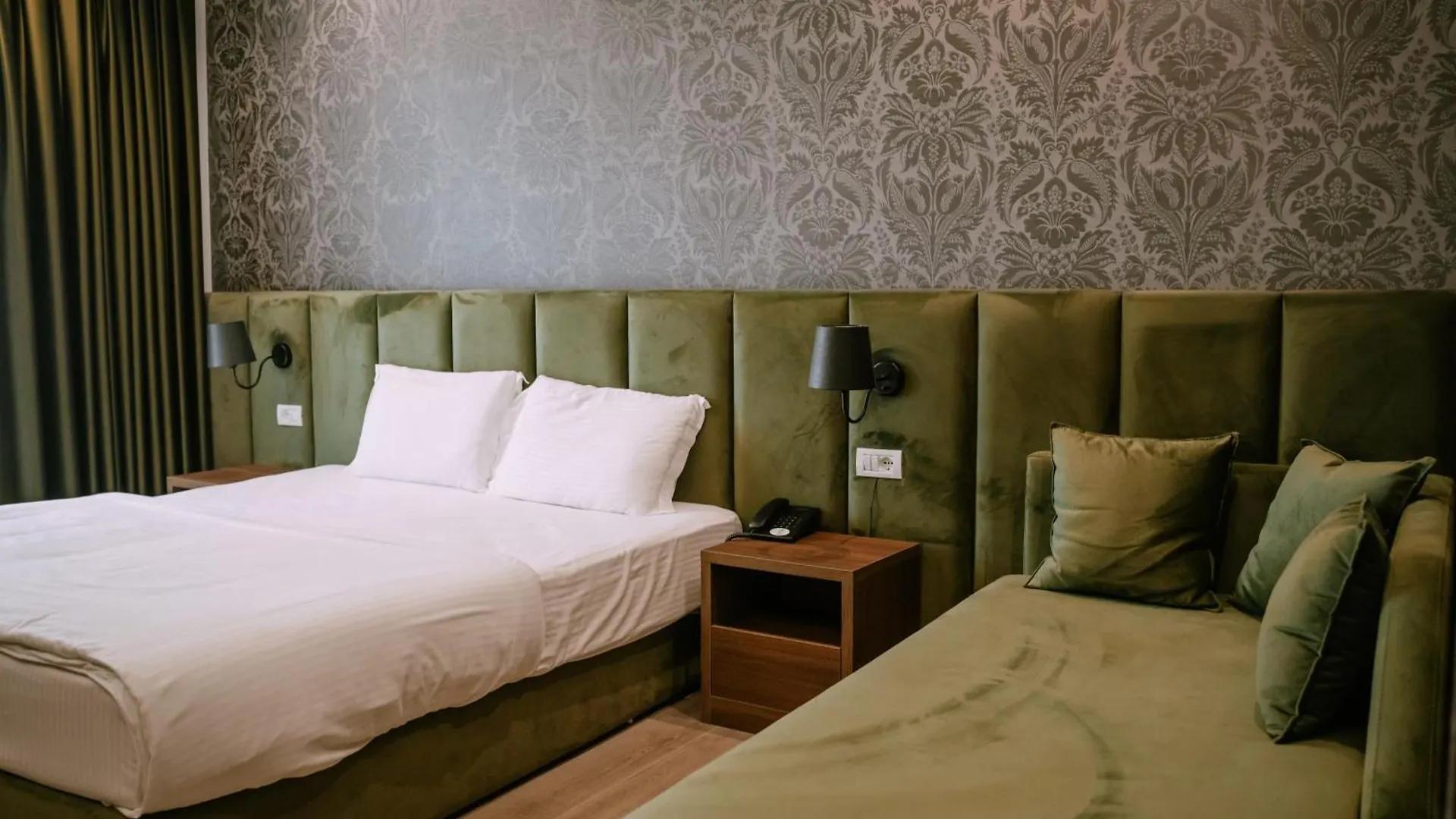 Albanian Star Hotel Kryemedhej 4*,