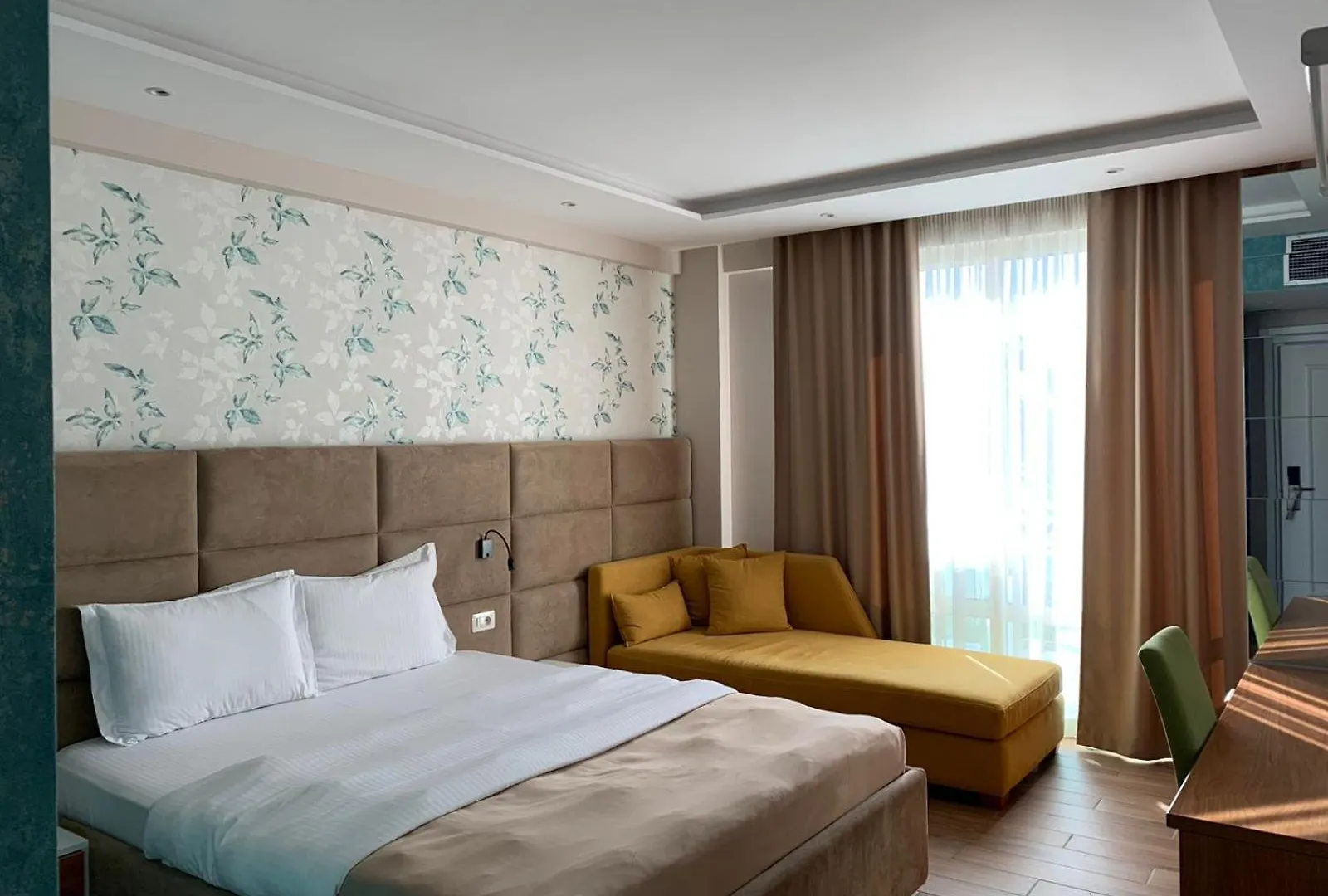 Albanian Star Hotel Kryemedhej 4*,