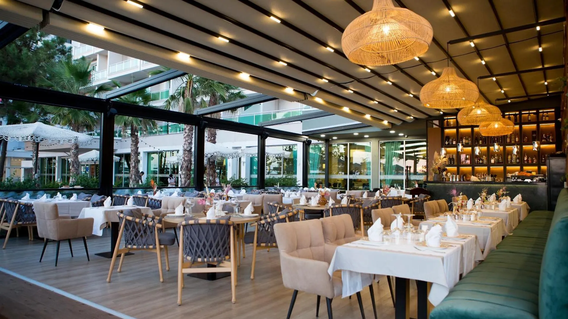 Albanian Star Hotel Kryemëdhej 4*,